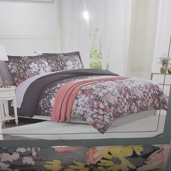 Rachel Ashwell Bedroom Queen Comforter Set,8-Piece - Picture 2 of 16